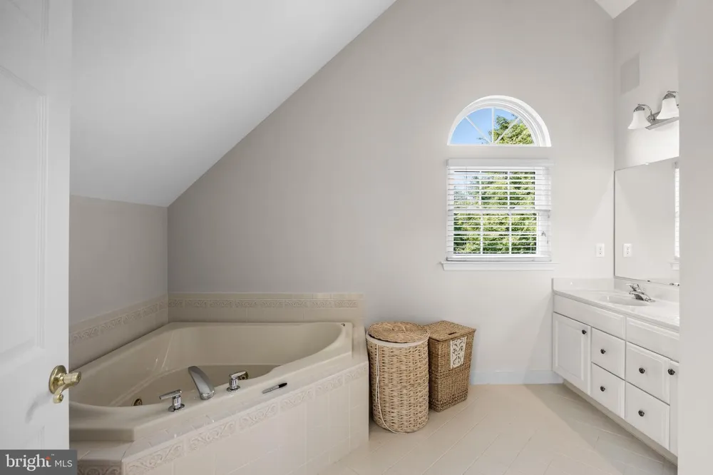 33 AMARYLLIS LANE Lumberton, NJ 08048