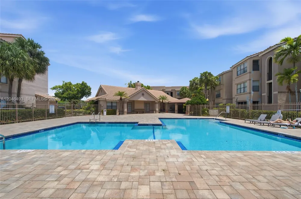 2846 S University Dr #4104 Davie, FL 33328
