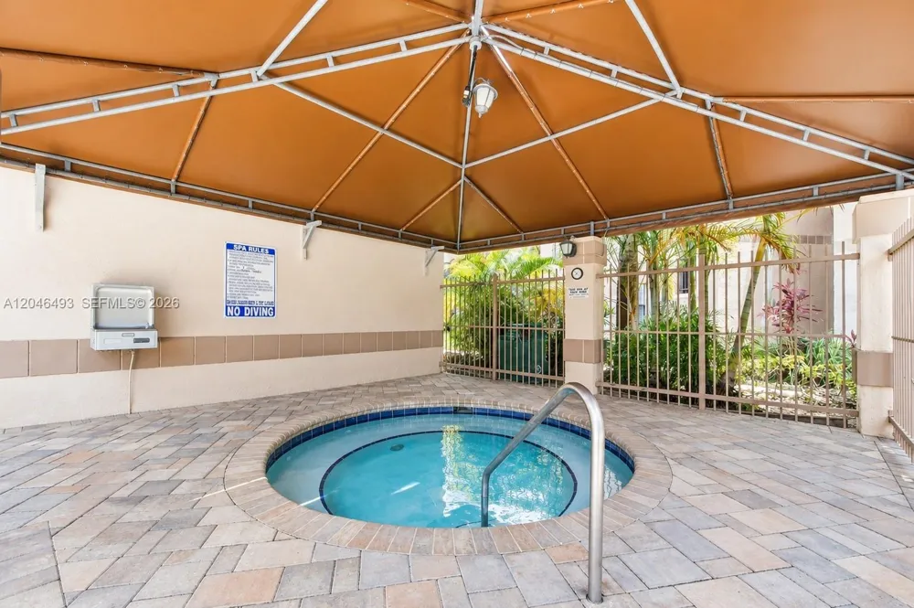 2846 S University Dr #4104 Davie, FL 33328