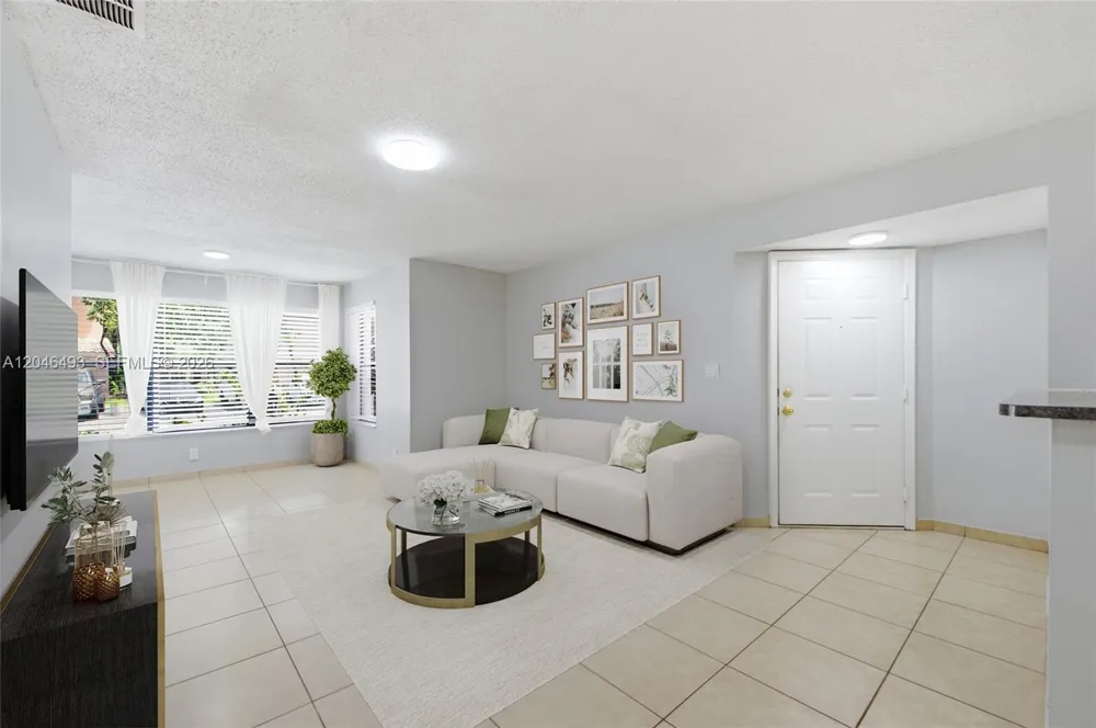 2846 S University Dr #4104 Davie, FL 33328