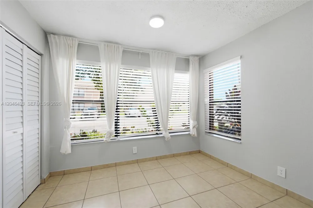 2846 S University Dr #4104 Davie, FL 33328