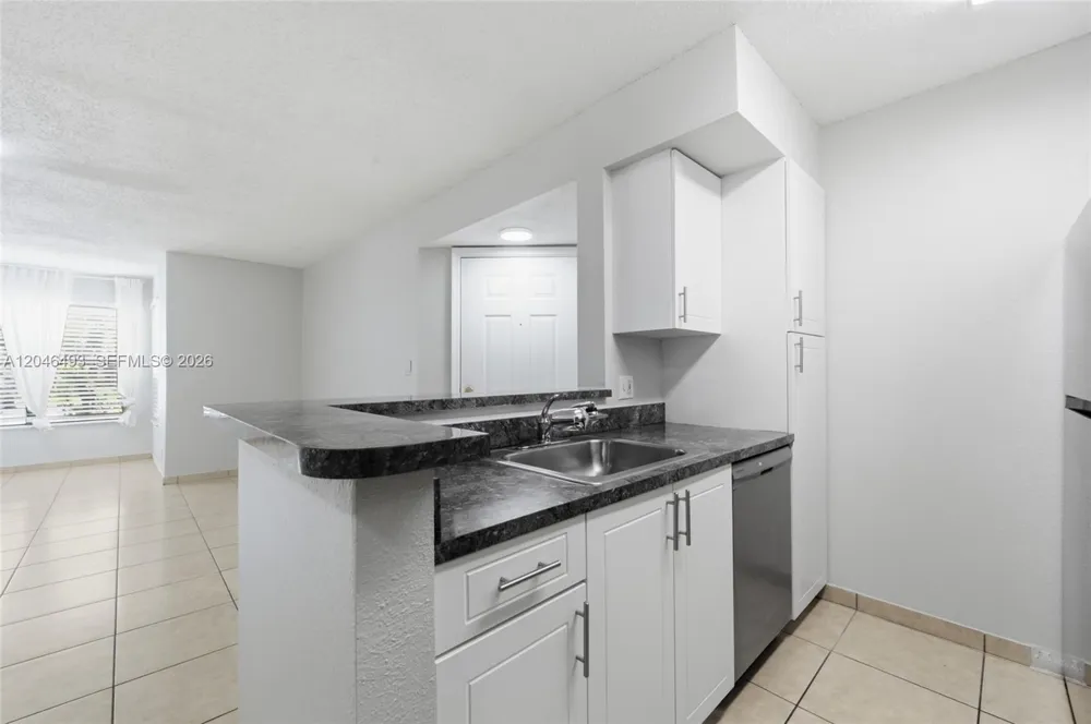 2846 S University Dr #4104 Davie, FL 33328