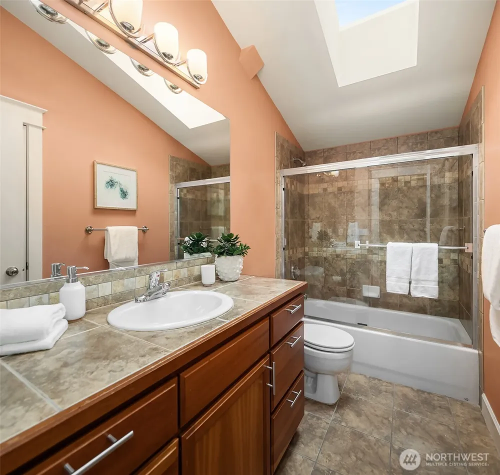 118 NW 39th Street #B Seattle, WA 98107