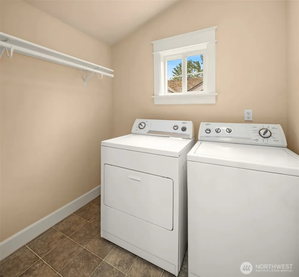 118 NW 39th Street #B Seattle, WA 98107