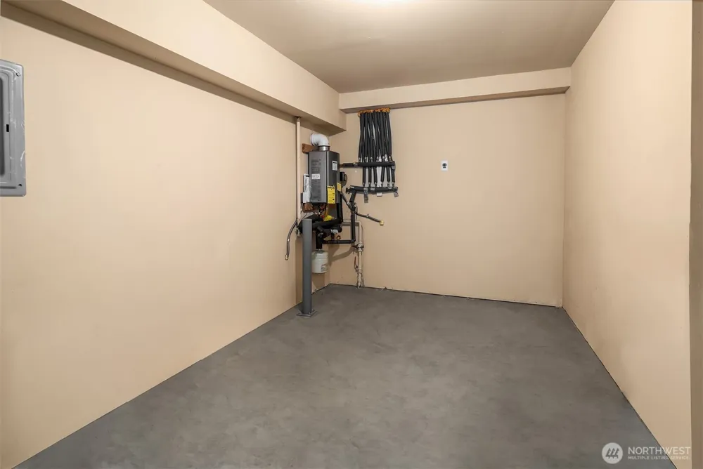 118 NW 39th Street #B Seattle, WA 98107