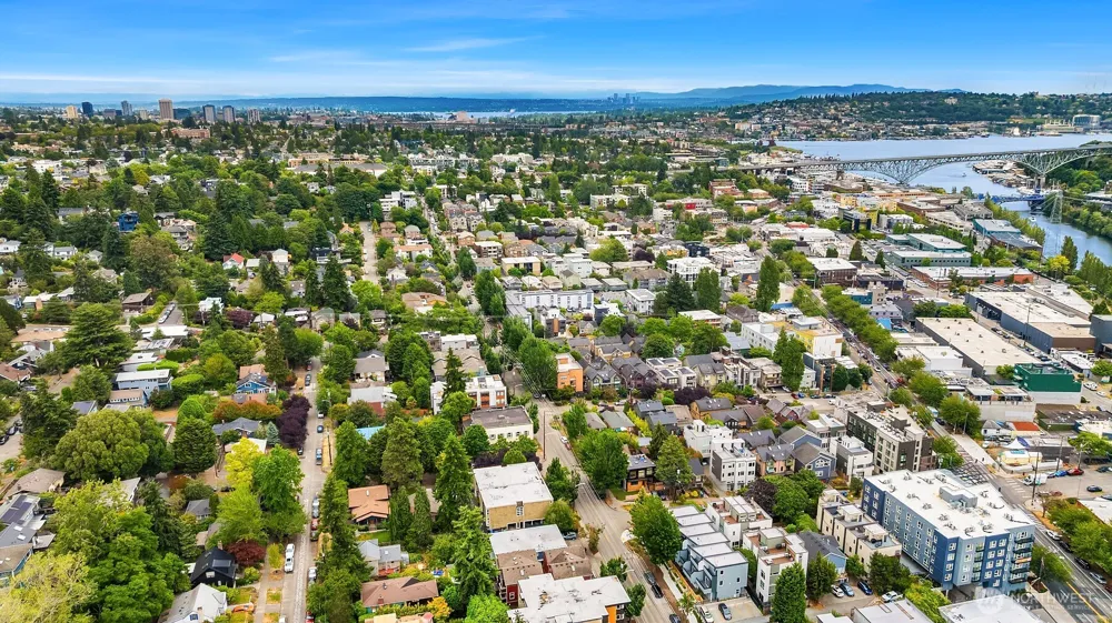 118 NW 39th Street #B Seattle, WA 98107