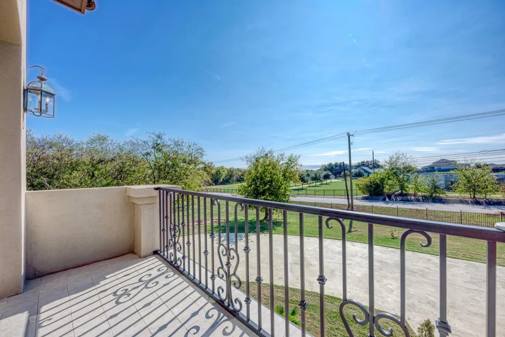 104 Spring Valley Street Hutto, TX 78634
