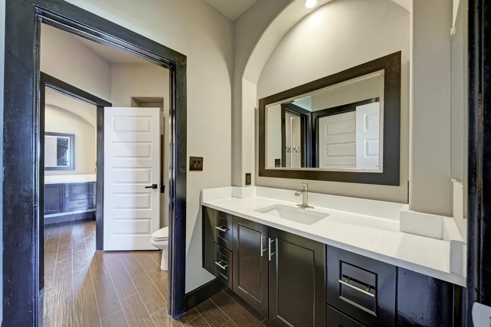 104 Spring Valley Street Hutto, TX 78634