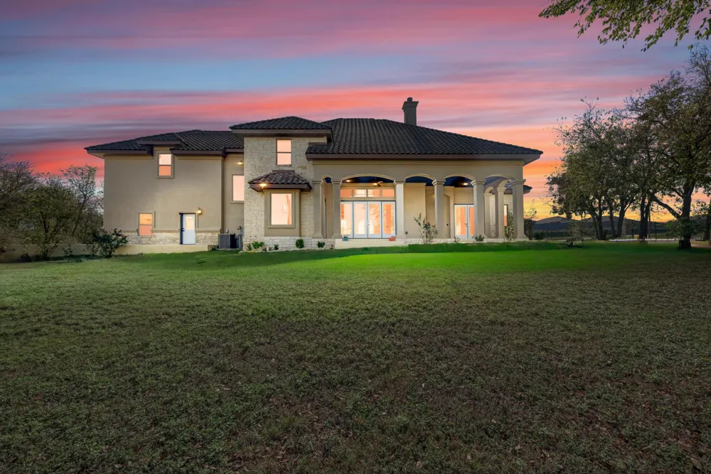 104 Spring Valley Street Hutto, TX 78634