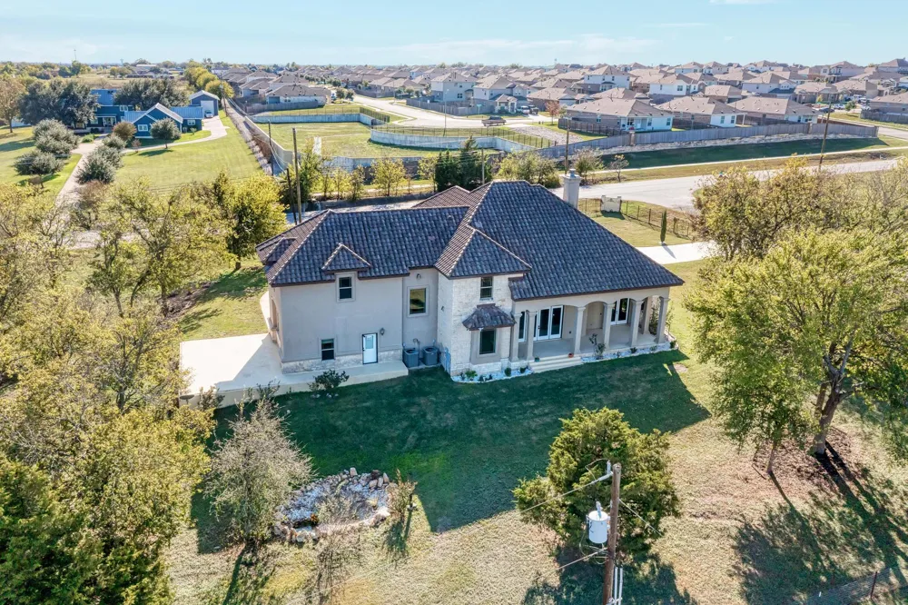 104 Spring Valley Street Hutto, TX 78634