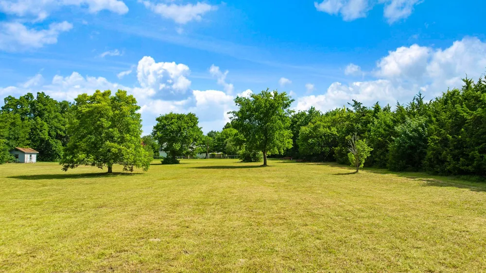 1269 County Road 12650 Paris, TX 75462