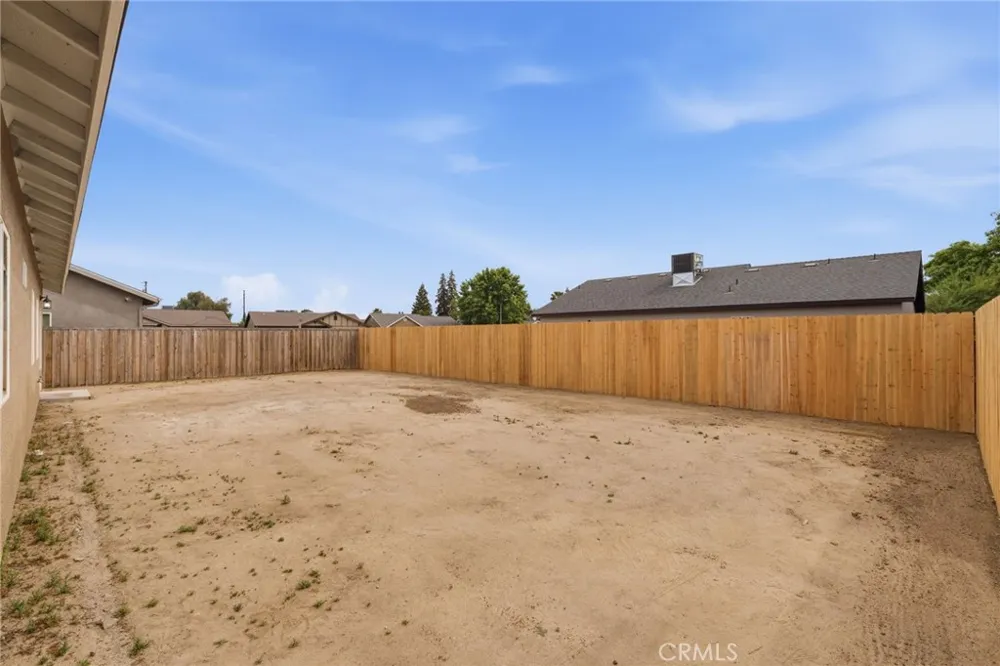 3447 E Douglas Avenue Visalia, CA 93292