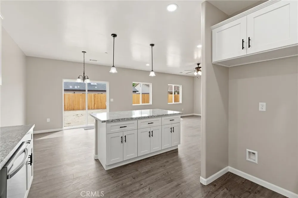 3447 E Douglas Avenue Visalia, CA 93292