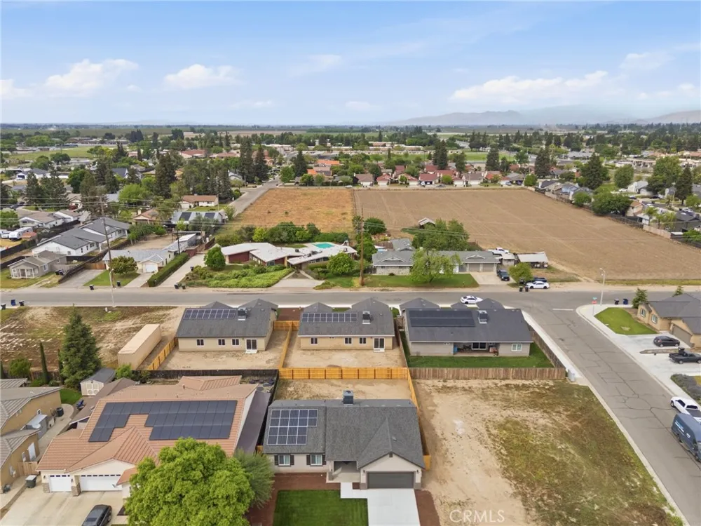 3447 E Douglas Avenue Visalia, CA 93292