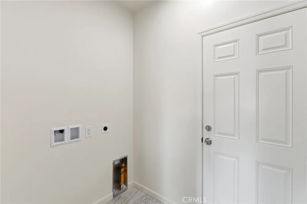 3447 E Douglas Avenue Visalia, CA 93292