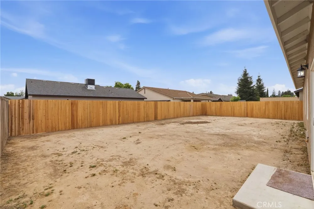 3447 E Douglas Avenue Visalia, CA 93292