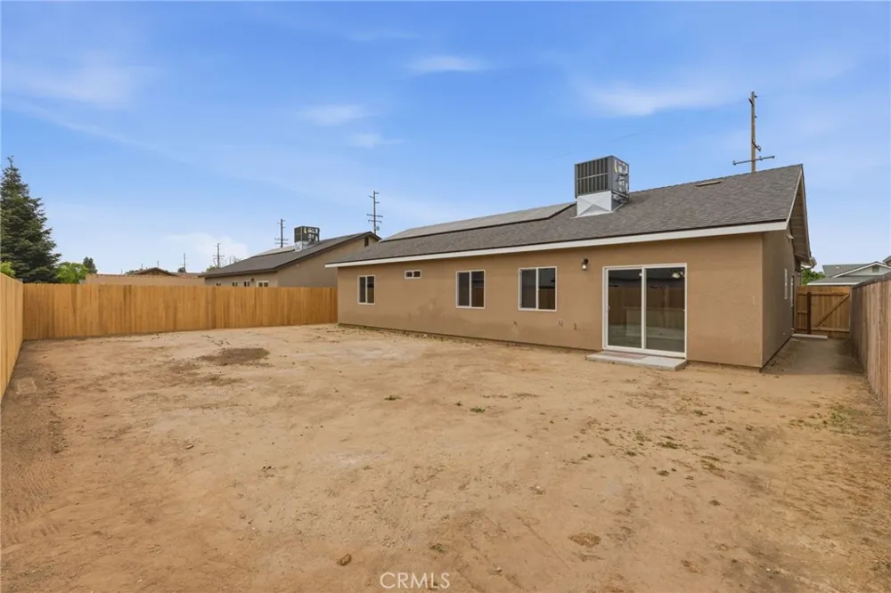 3447 E Douglas Avenue Visalia, CA 93292