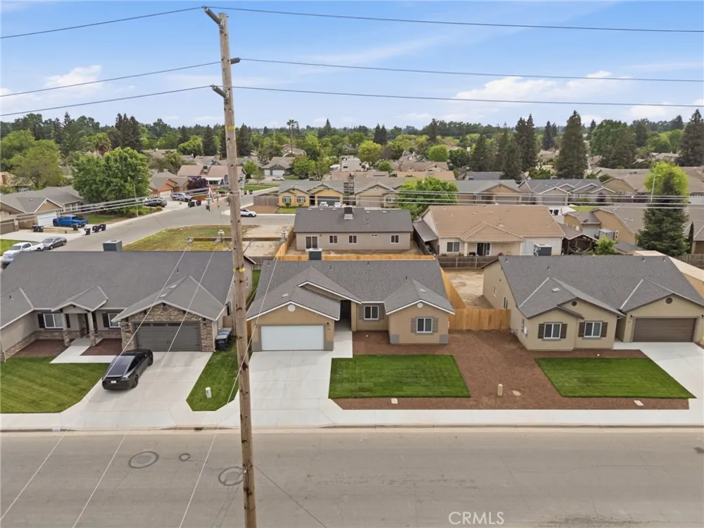 3447 E Douglas Avenue Visalia, CA 93292