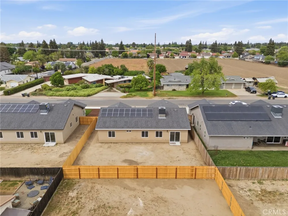 3447 E Douglas Avenue Visalia, CA 93292