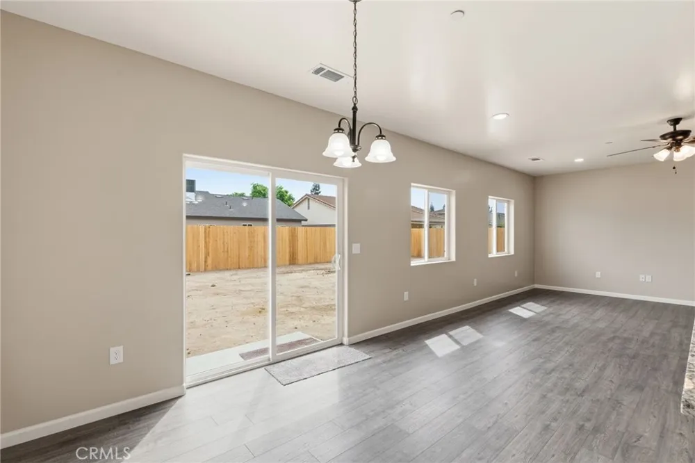 3447 E Douglas Avenue Visalia, CA 93292