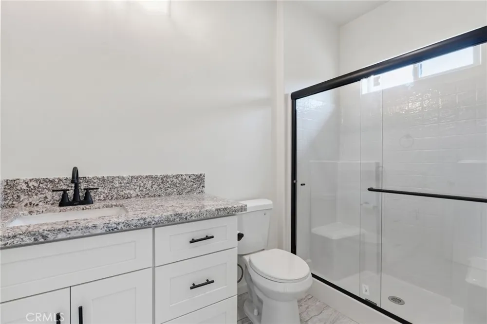 3447 E Douglas Avenue Visalia, CA 93292