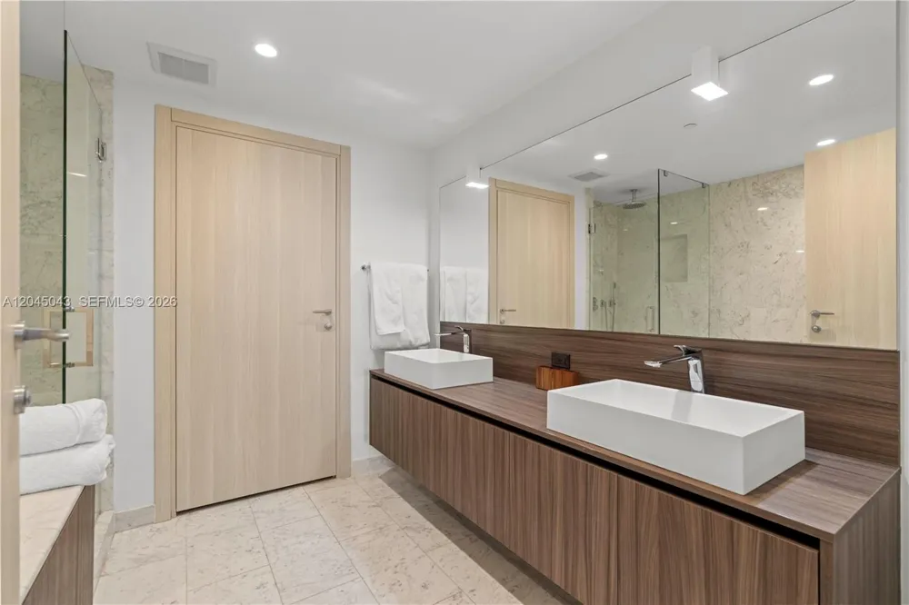 1000 E Brickell Plz #3803 Miami, FL 33131