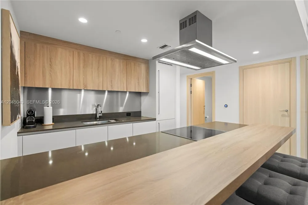 1000 E Brickell Plz #3803 Miami, FL 33131