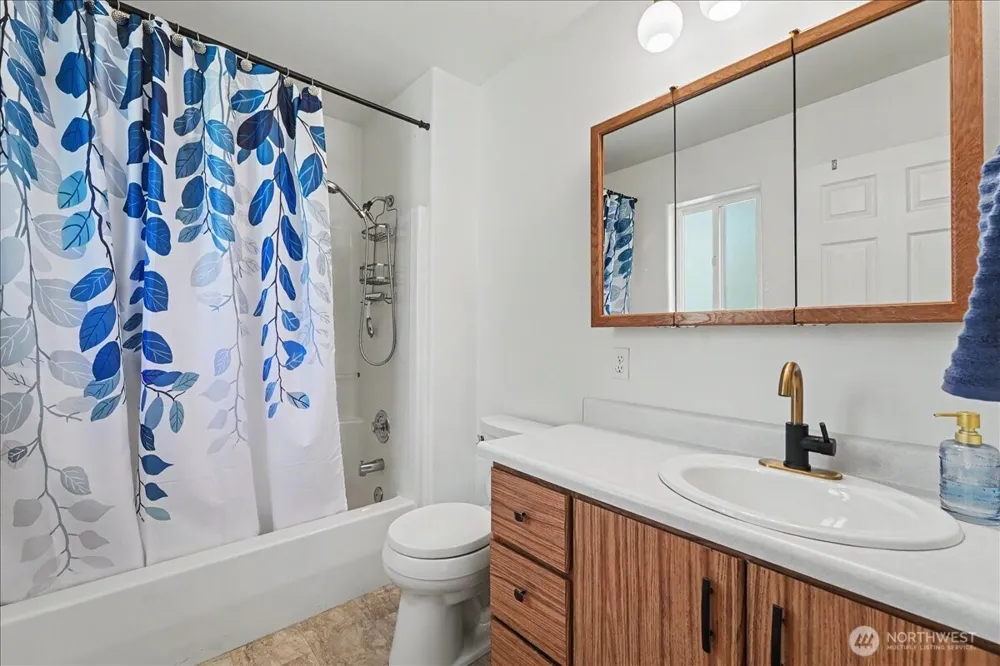 215 San Remo Lane Chelan, WA 98816