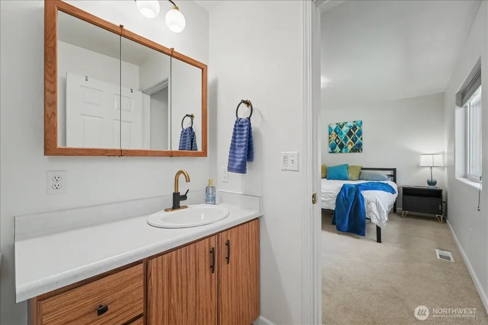 215 San Remo Lane Chelan, WA 98816