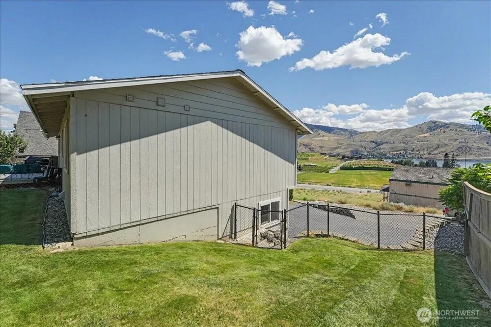 215 San Remo Lane Chelan, WA 98816