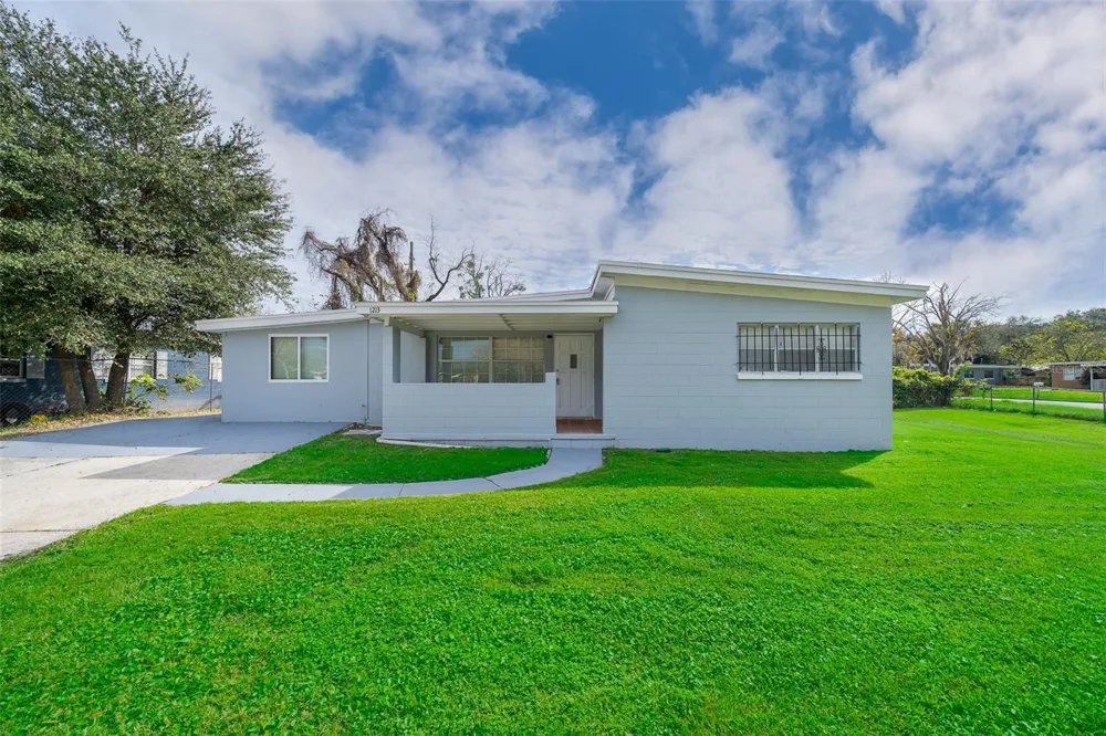 1213 LAWNE BOULEVARD Orlando, FL 32808