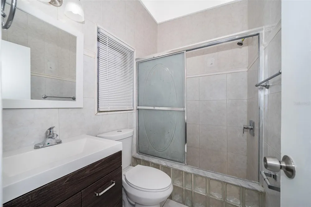 1213 LAWNE BOULEVARD Orlando, FL 32808