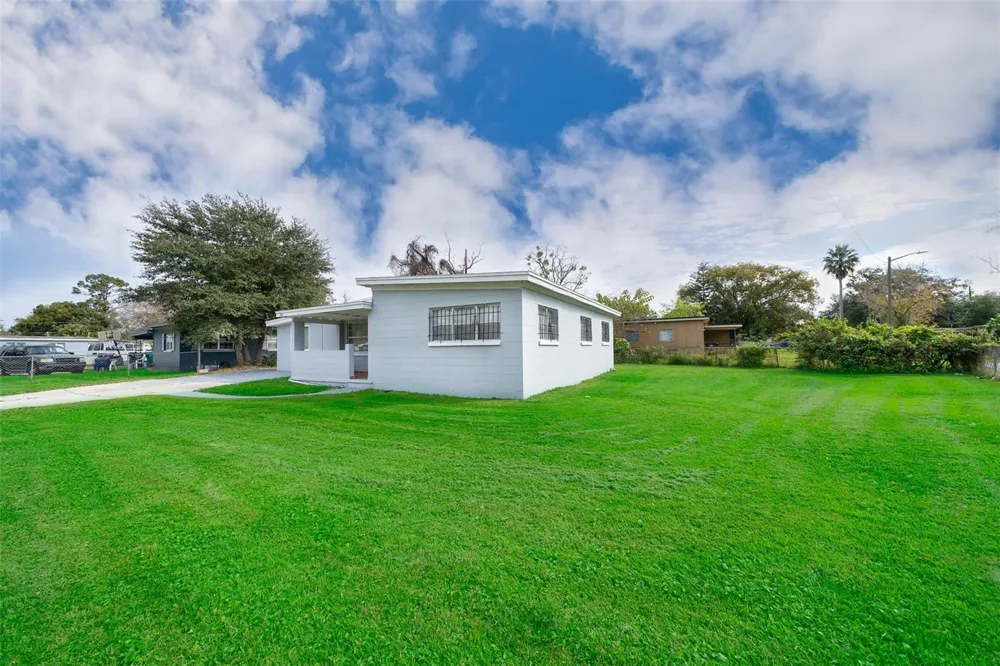 1213 LAWNE BOULEVARD Orlando, FL 32808