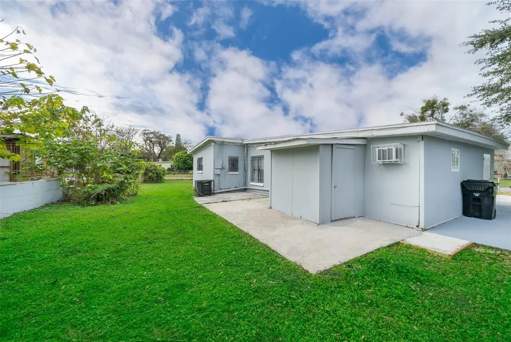 1213 LAWNE BOULEVARD Orlando, FL 32808