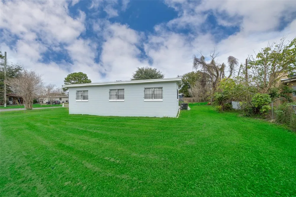 1213 LAWNE BOULEVARD Orlando, FL 32808