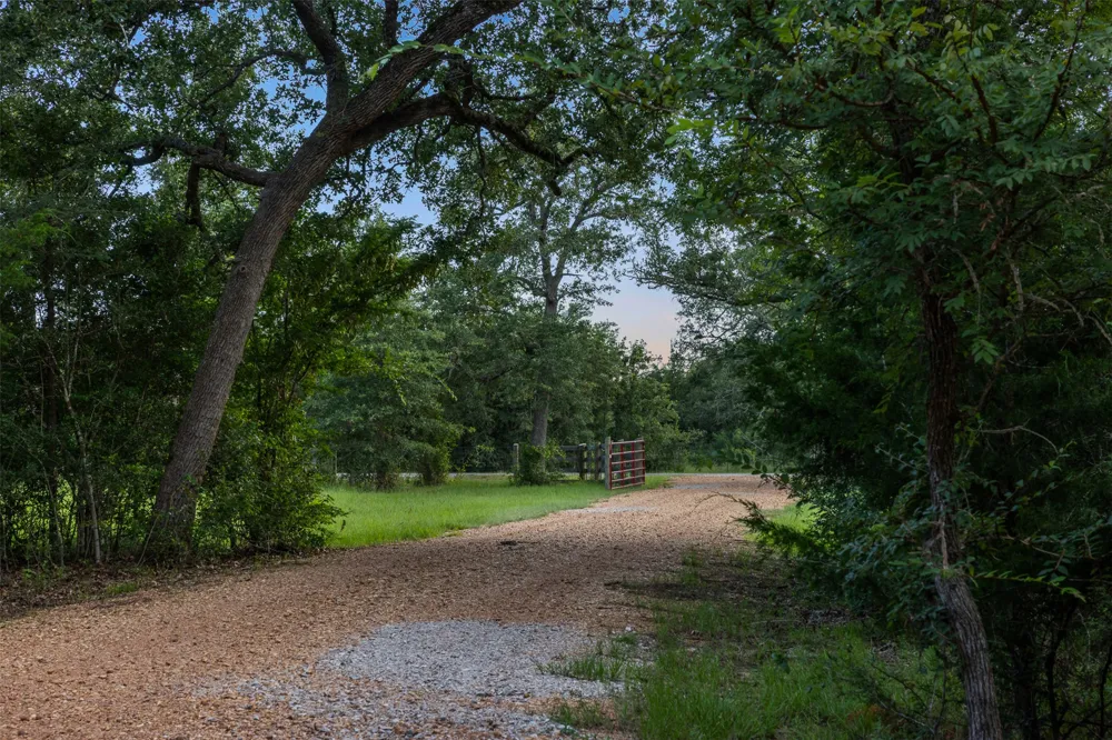 6951 Watermelon Road Somerville, TX 77879