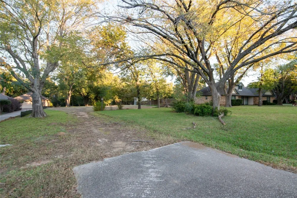 1633 Mockingbird Lane Southlake, TX 76092