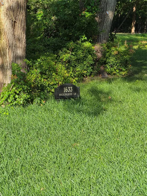 1633 Mockingbird Lane