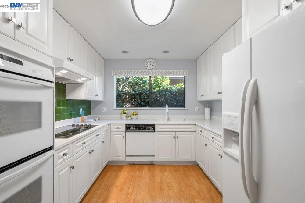 1112 San Antonio Ave Alameda, CA 94501