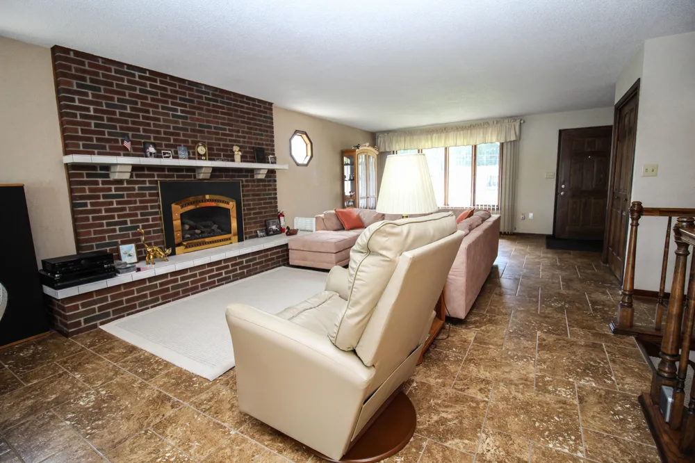 13408 Pleasant View Road Three Rivers, MI 49093