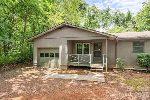 100 Stonewall Avenue