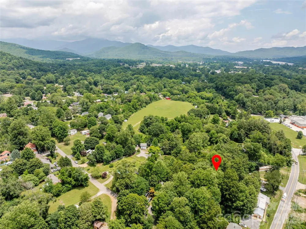 100 Stonewall Avenue Swannanoa, NC 28778