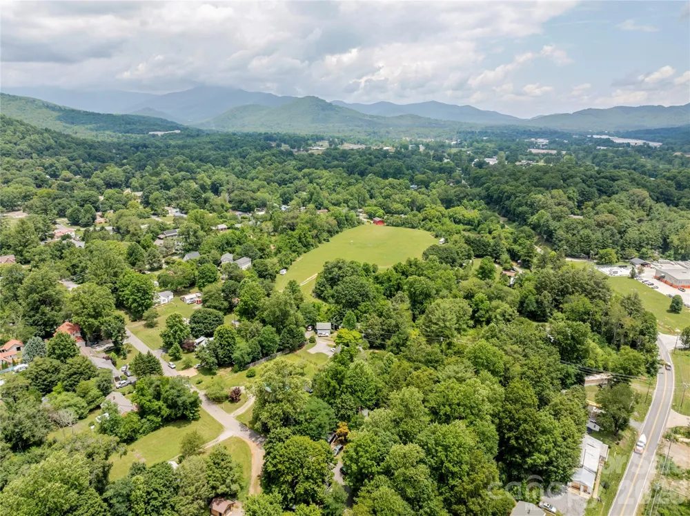 100 Stonewall Avenue Swannanoa, NC 28778