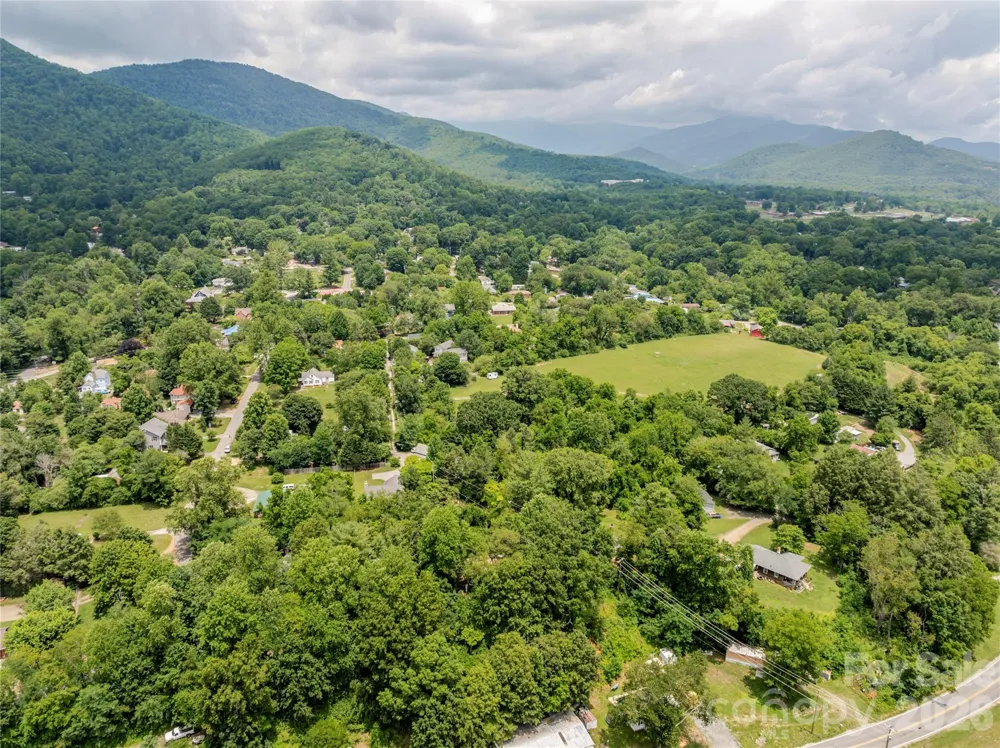 100 Stonewall Avenue Swannanoa, NC 28778