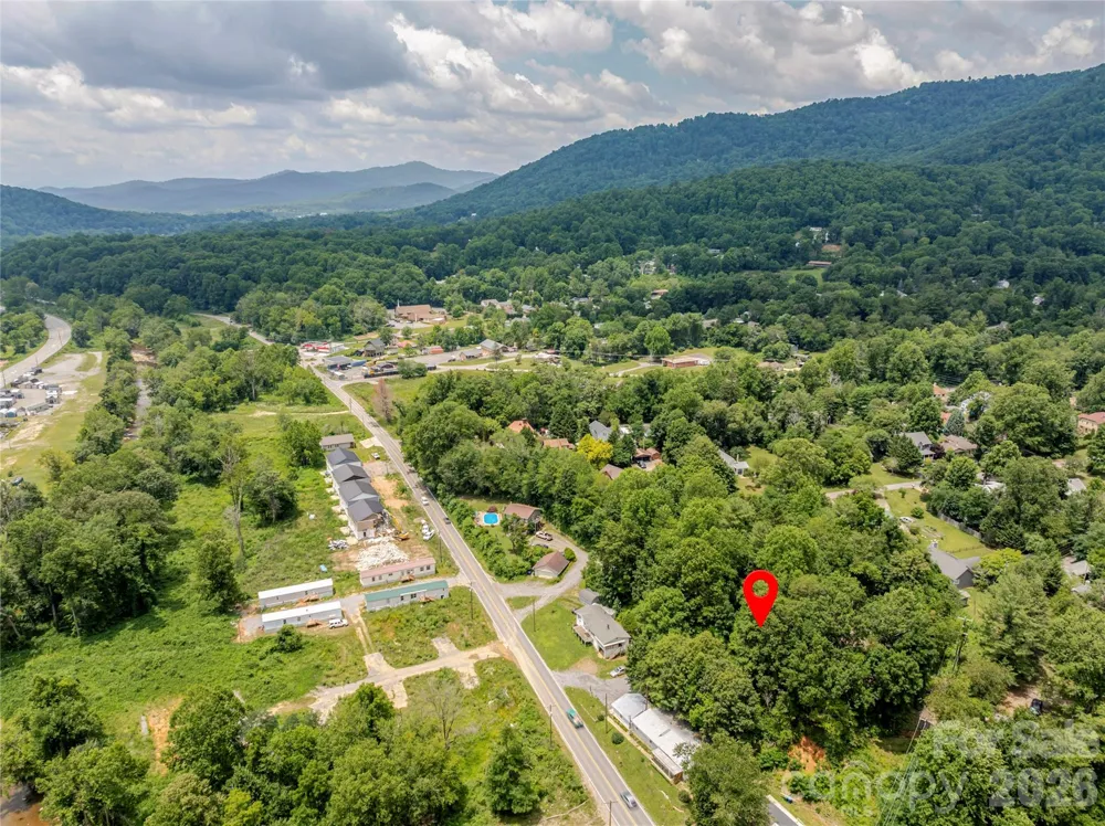 100 Stonewall Avenue Swannanoa, NC 28778