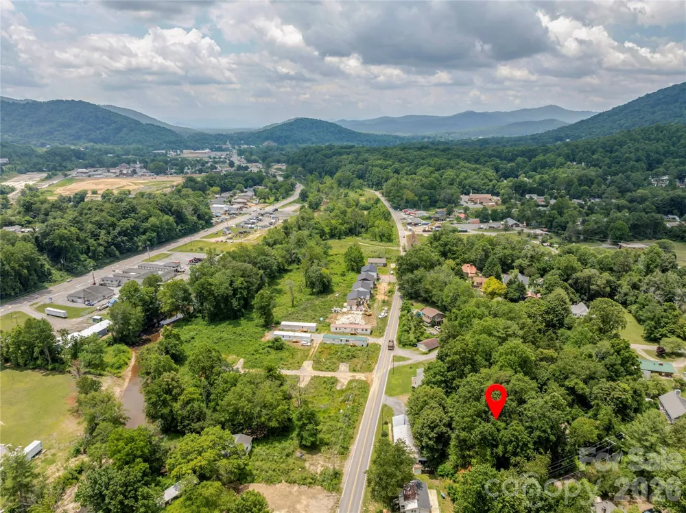 100 Stonewall Avenue Swannanoa, NC 28778