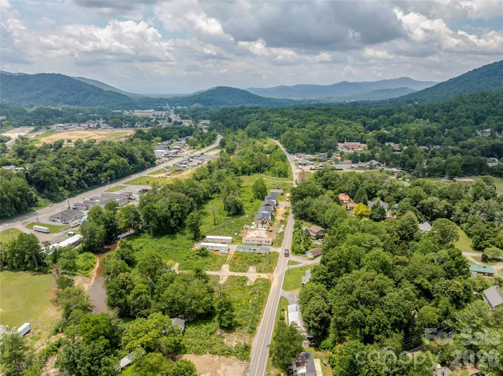 100 Stonewall Avenue Swannanoa, NC 28778