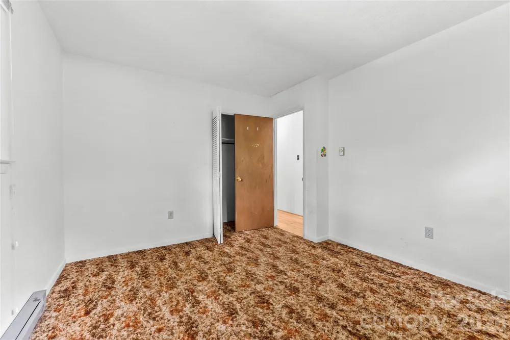 100 Stonewall Avenue Swannanoa, NC 28778