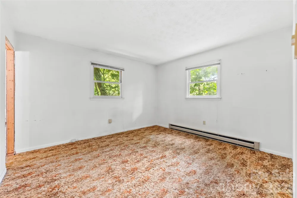 100 Stonewall Avenue Swannanoa, NC 28778