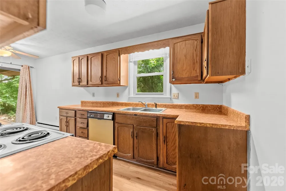 100 Stonewall Avenue Swannanoa, NC 28778
